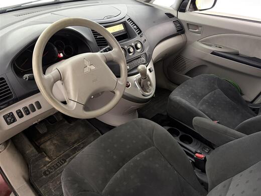 Mitsubishi Grandis vaihtoauto