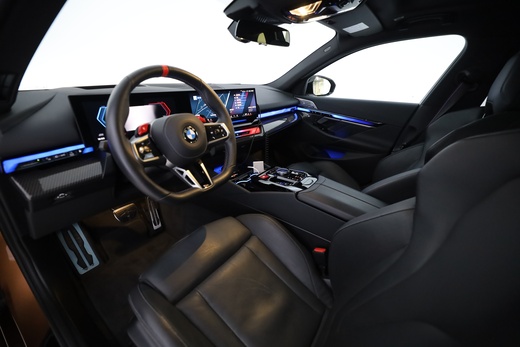 BMW M5 vaihtoauto