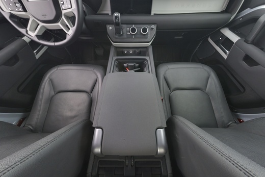 Land Rover Defender vaihtoauto