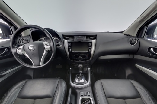 Nissan Navara vaihtoauto