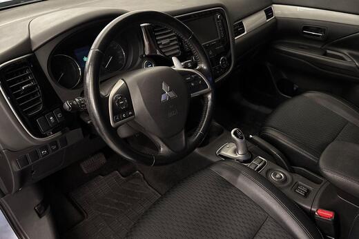 Mitsubishi Outlander PHEV vaihtoauto