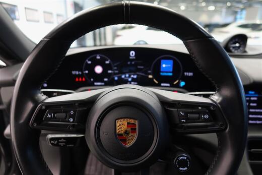 Porsche Taycan vaihtoauto