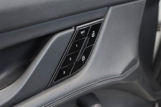 Porsche Taycan vaihtoauto