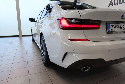 BMW 330 vaihtoauto