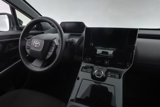 Toyota bZ4X vaihtoauto