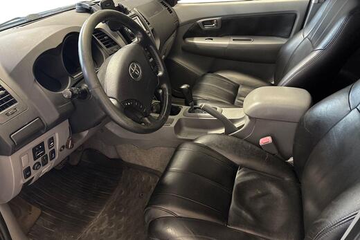 Toyota Hilux vaihtoauto