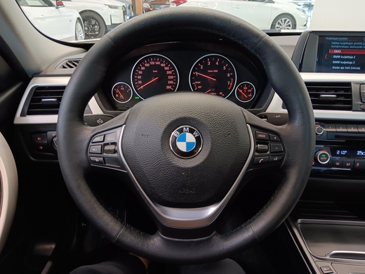 BMW 320 vaihtoauto