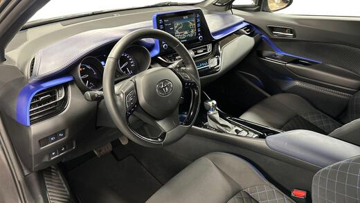Toyota C-HR vaihtoauto