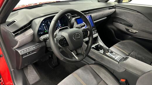 Lexus LBX vaihtoauto