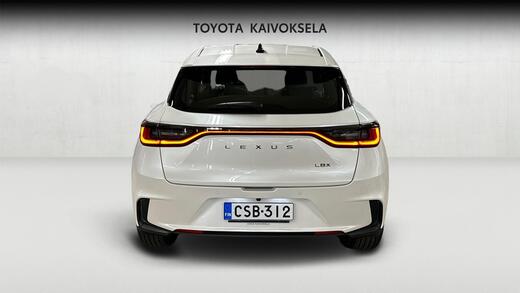 Lexus LBX vaihtoauto