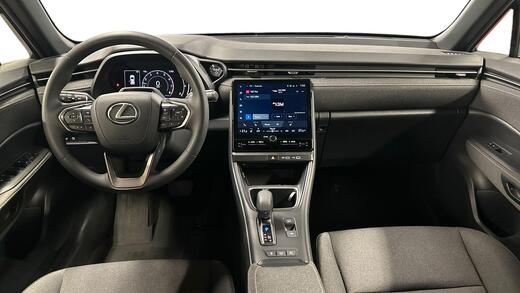 Lexus LBX vaihtoauto