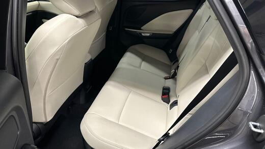 Lexus LBX vaihtoauto