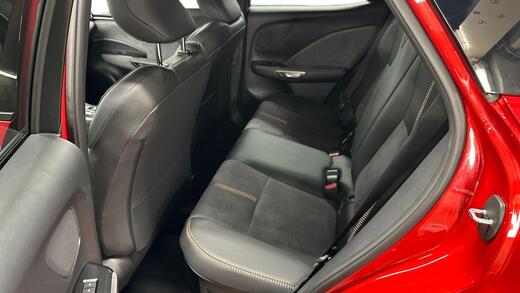 Lexus LBX vaihtoauto