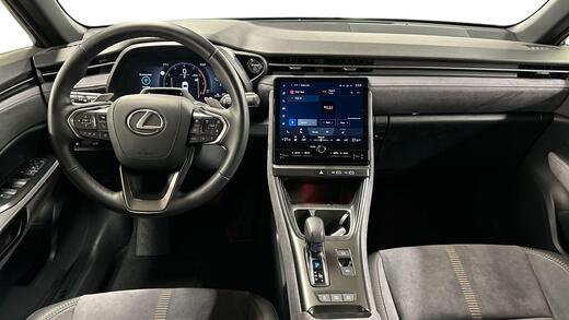 Lexus LBX vaihtoauto