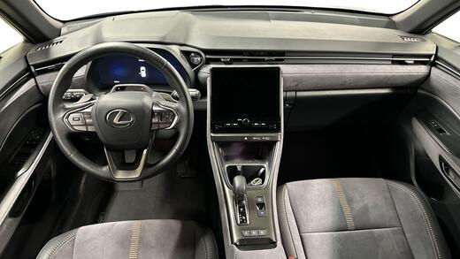 Lexus LBX vaihtoauto
