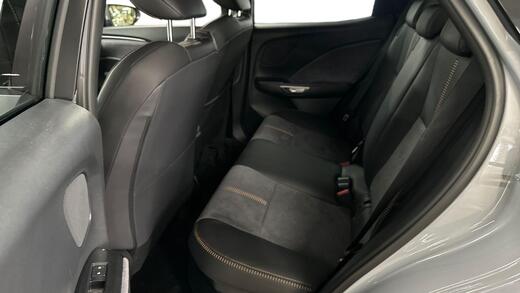 Lexus LBX vaihtoauto