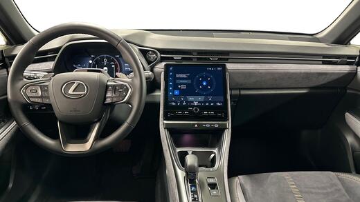 Lexus LBX vaihtoauto