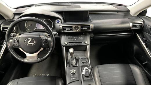 Lexus IS vaihtoauto
