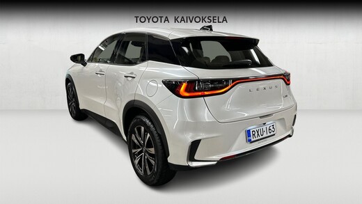 Lexus LBX vaihtoauto