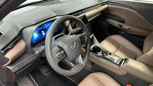 Lexus LBX vaihtoauto