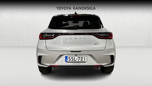 Lexus LBX vaihtoauto
