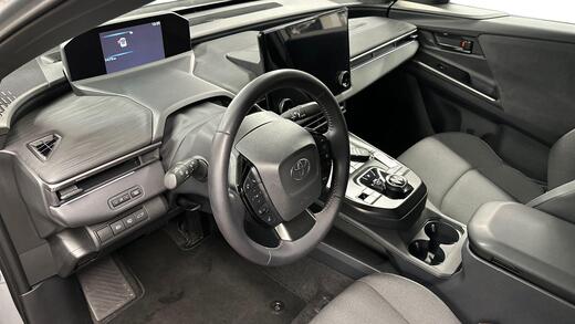 Toyota C-HR+ vaihtoauto