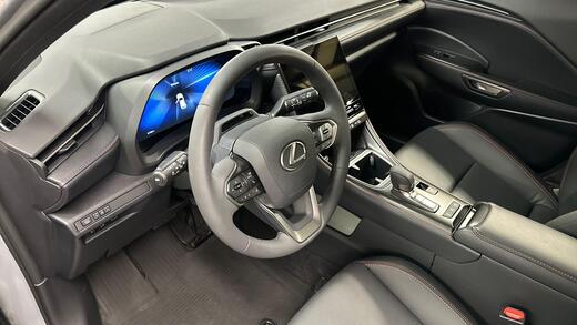 Lexus LBX vaihtoauto