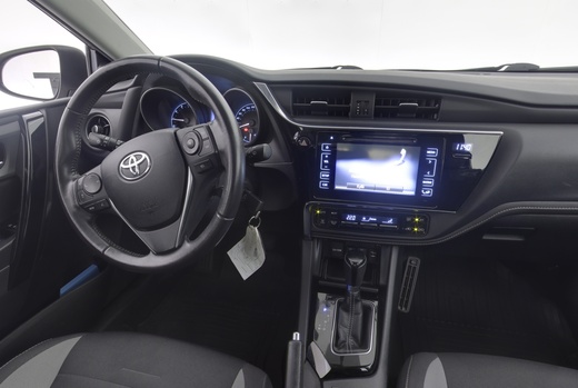 Toyota Auris vaihtoauto