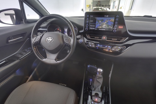Toyota C-HR vaihtoauto