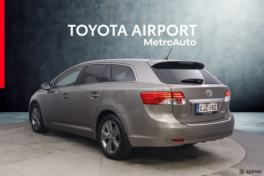 Toyota Avensis vaihtoauto