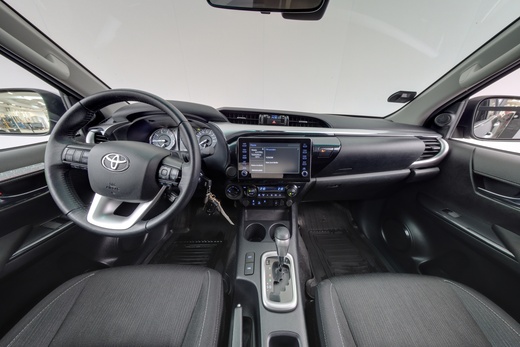 Toyota Hilux vaihtoauto