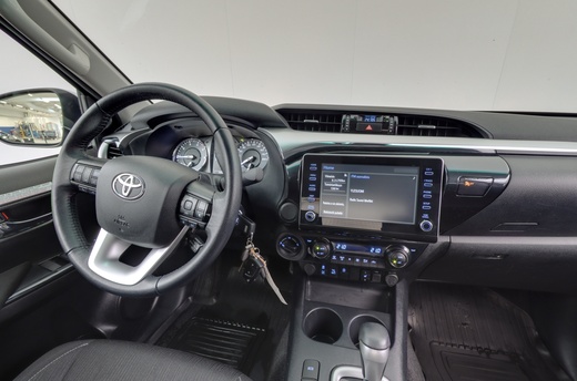 Toyota Hilux vaihtoauto