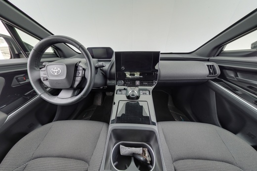 Toyota bZ4X vaihtoauto