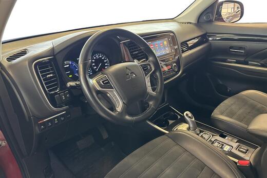 Mitsubishi Outlander PHEV vaihtoauto