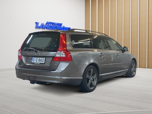Volvo V70 vaihtoauto