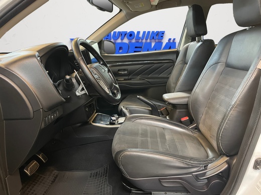 Mitsubishi Outlander PHEV vaihtoauto