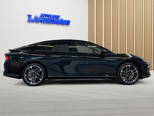XPENG P7+ vaihtoauto