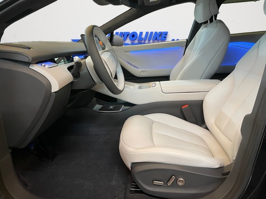 XPENG P7+ vaihtoauto