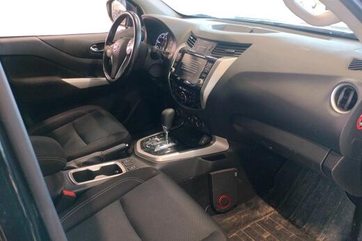 Nissan Navara vaihtoauto