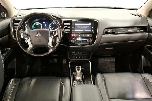 Mitsubishi Outlander PHEV vaihtoauto