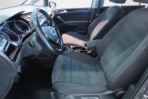Volkswagen Touran vaihtoauto