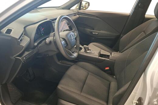 Lexus LBX vaihtoauto