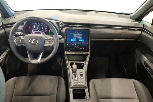Lexus LBX vaihtoauto