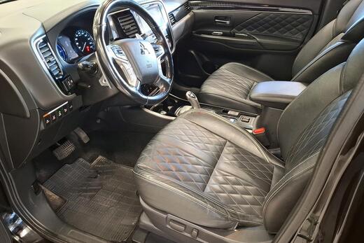 Mitsubishi Outlander PHEV vaihtoauto