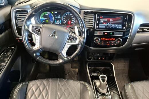 Mitsubishi Outlander PHEV vaihtoauto