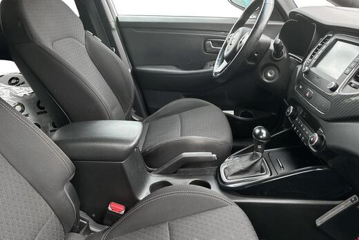 Kia Carens vaihtoauto
