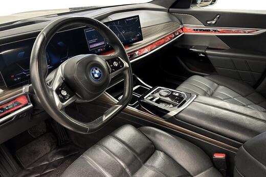 BMW i7 vaihtoauto