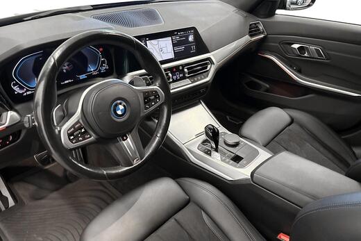 BMW 330 vaihtoauto