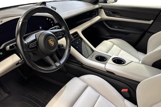 Porsche Taycan vaihtoauto