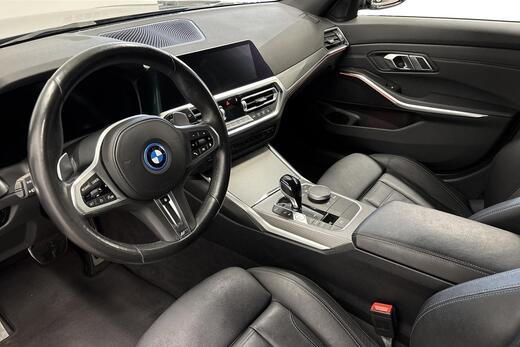 BMW 330 vaihtoauto